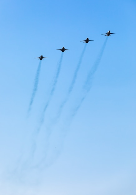 Défilé militaire à Kiev. Aviation de transport militaire et militaire à l'occasion du jour de l'indépendance de l'Ukraine