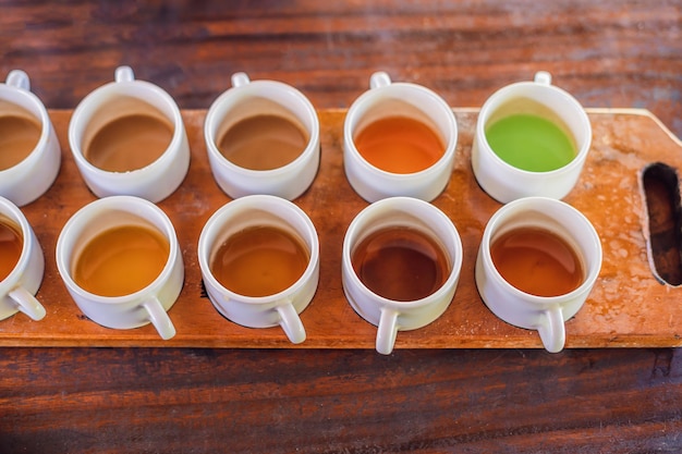 Dégustation de différents types de café et de thé, dont le café Luwak.