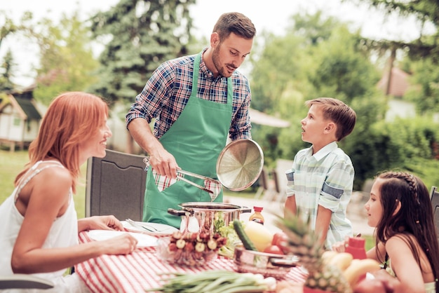 Déjeuner en famille