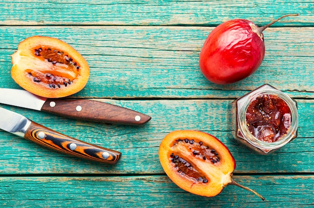 Délicieuse confiture de tamarillo.