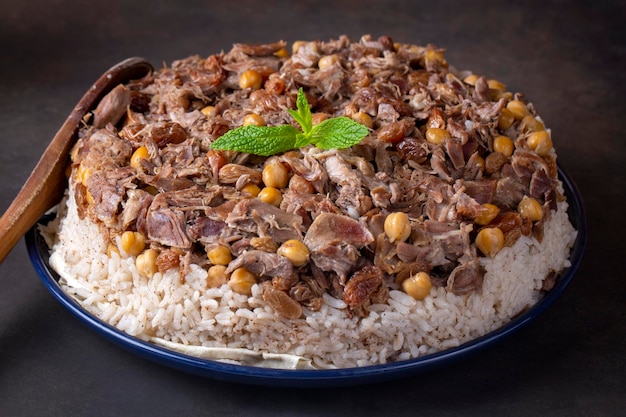 Une délicieuse cuisine turque traditionnelle pilaf local nom turc Sivas Divrigi pilavi Sivas pilavi Divrigi pilavi