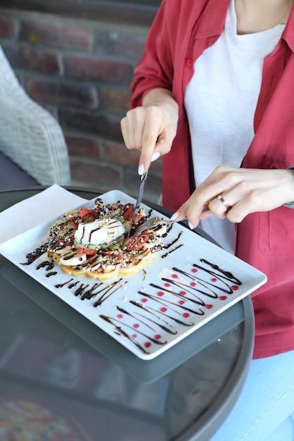 Délicieuse gaufre sauce au chocolat