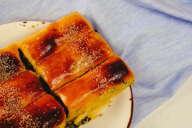 délicieuse pâte feuilletée fourrée au fromage