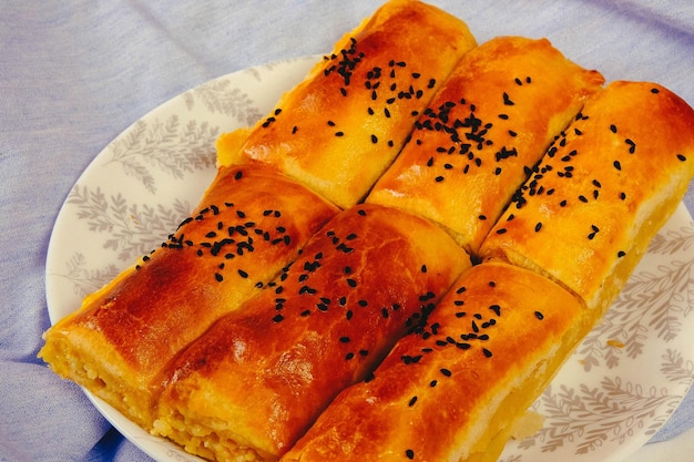 délicieuse pâte feuilletée fourrée au fromage