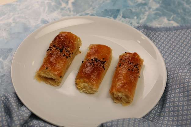 délicieuse pâte feuilletée fourrée au fromage