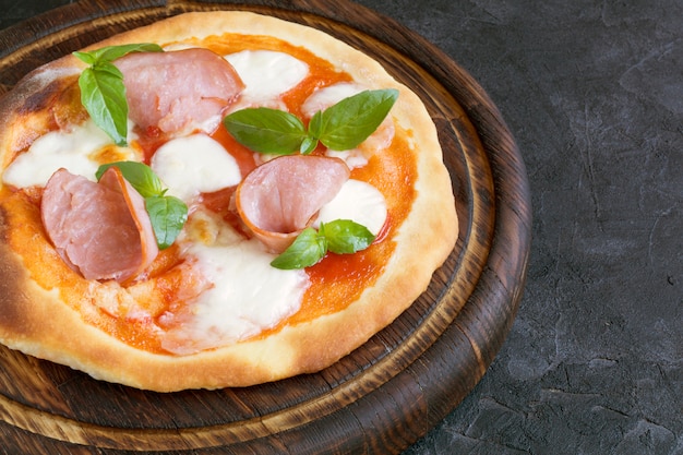 délicieuse pizza au jambon