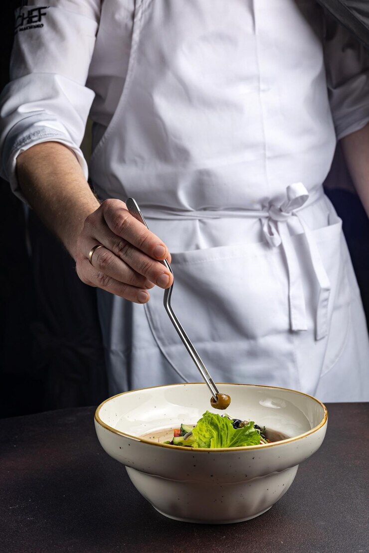 Photo une délicieuse salade d'un restaurant gros plan