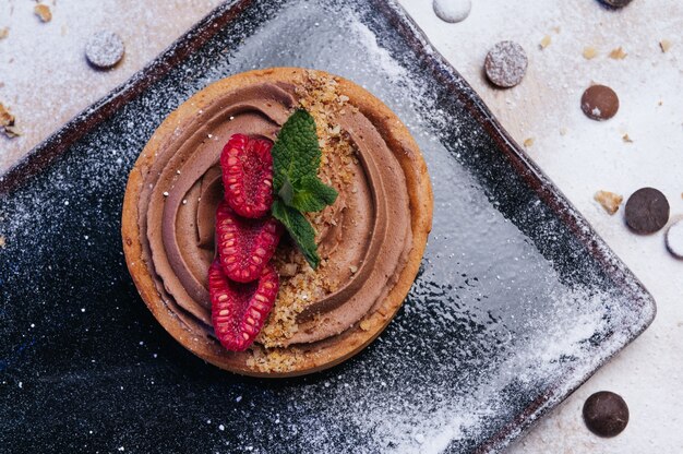 Délicieuse tarte au chocolat à la framboise