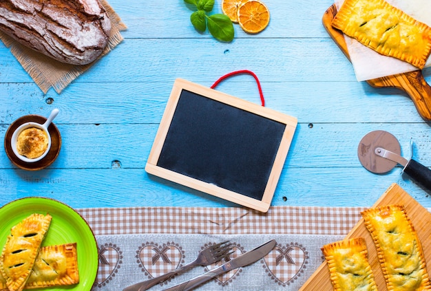 Photo délicieuse tarte aux épinards, faite à la maison,