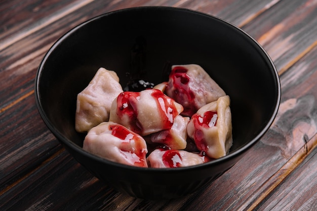 Délicieuses boulettes aux cerises et confiture