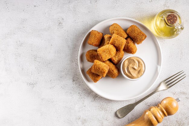 Photo délicieuses croquettes de viande frite croquette traditionnelle