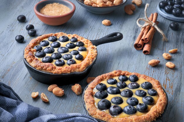 Délicieuses tartelettes aux bleuets avec crème à la vanille