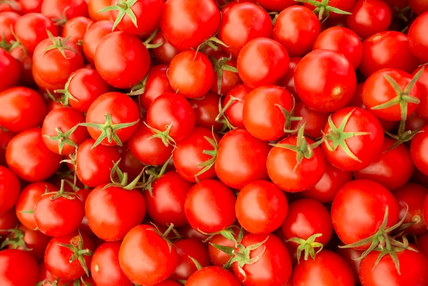 De délicieuses tomates rouges.