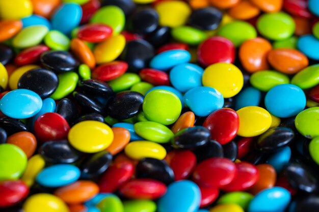 De délicieux bonbons colorés au marché