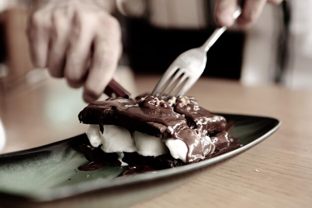 Délicieux brownie sauce au chocolat