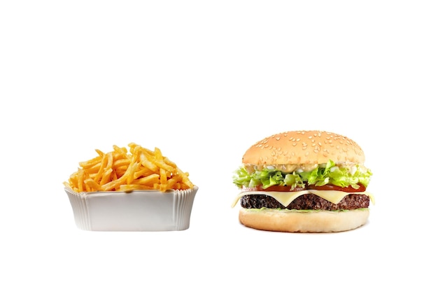 Délicieux cheeseburger avec frites