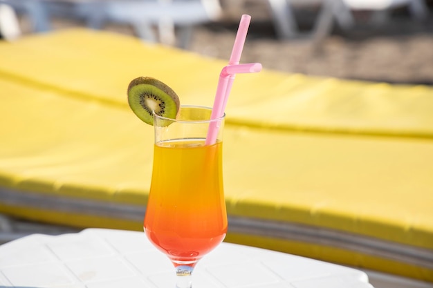 Délicieux cocktails sur la plage