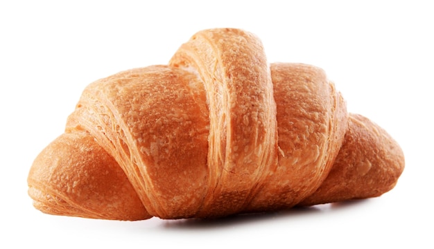 Délicieux croissant isolé sur blanc