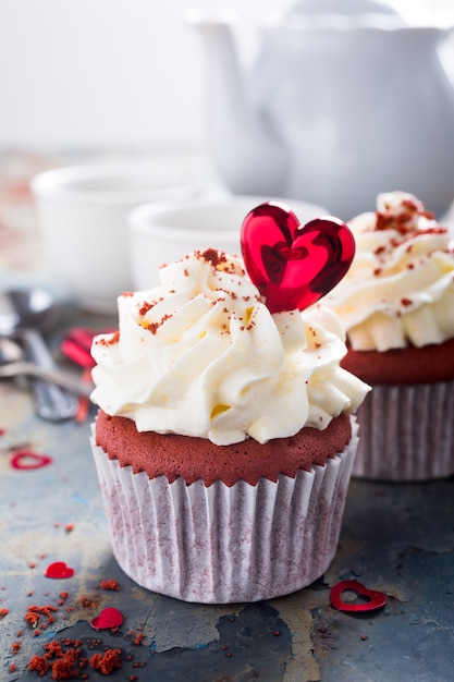 Délicieux cupcakes de velours rouge