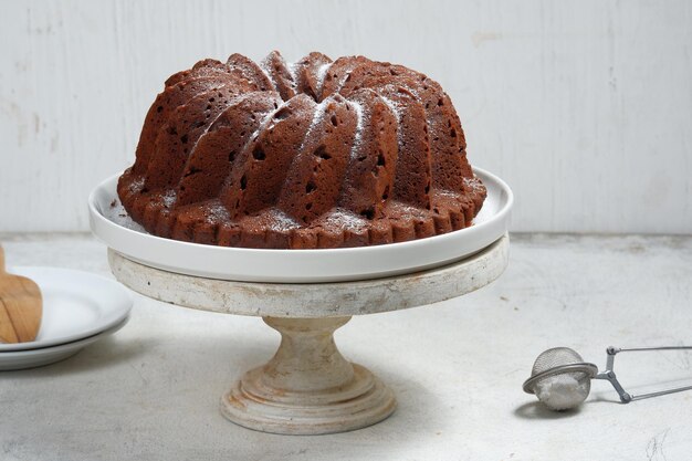 délicieux gâteau au chocolat sur la table