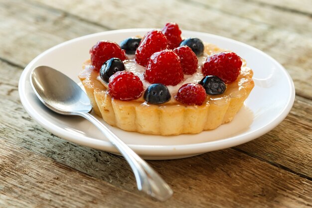 Délicieux gâteau aux fruits rouges