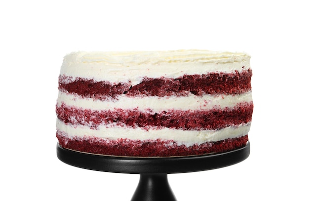 Un délicieux gâteau d'éponge isolé sur blanc