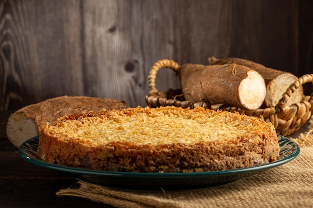 Délicieux gâteau de manioc sur la table