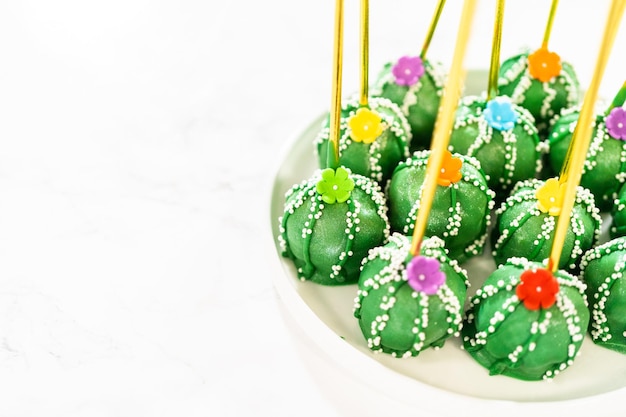 De délicieux gâteaux aux cactus pour la célébration du cinco de mayo