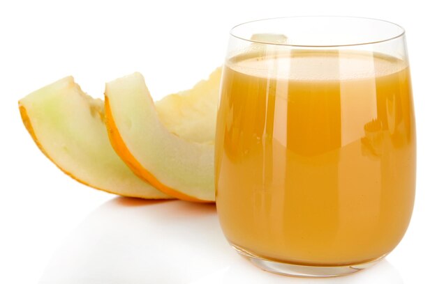 Délicieux jus de melon isolé sur blanc