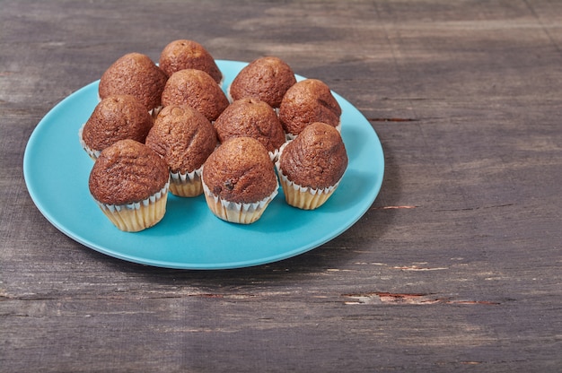 Délicieux mini muffins au chocolat pour le petit-déjeuner