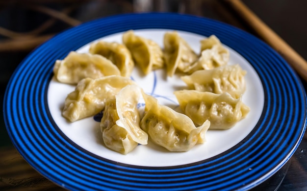 délicieux momos de boulette de nourriture chinoise faite à la main