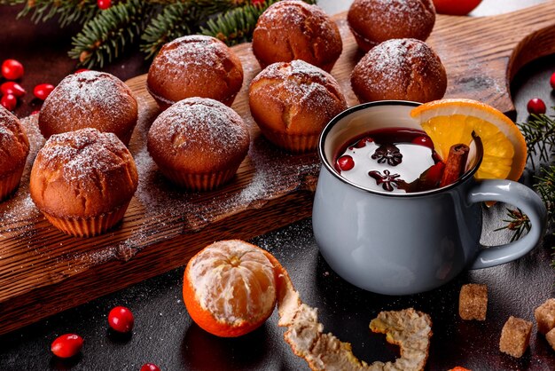 De délicieux muffins au cacao frais pour Noël