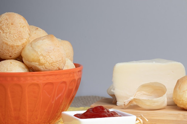 Délicieux pain au fromage brésilien pao de queijo