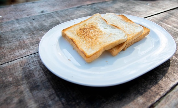 Délicieux pain grillé le petit déjeuner du matin