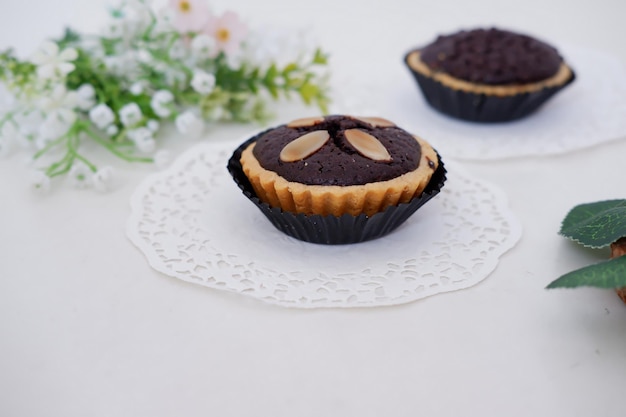 délicieux petits biscuits au chocolat en arrière-plan