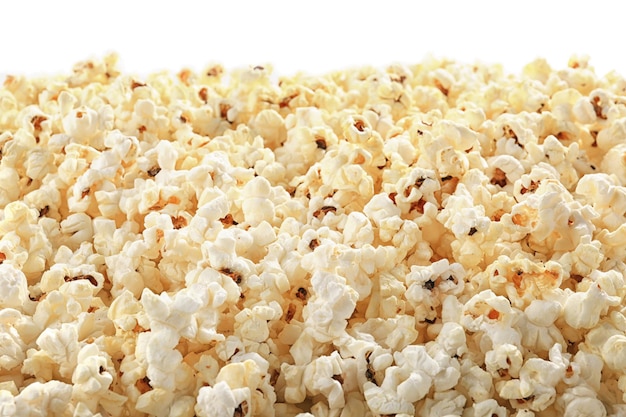 Délicieux pop-corn sur fond blanc