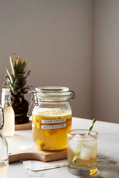 Délicieux pot de kombucha à l'ananas