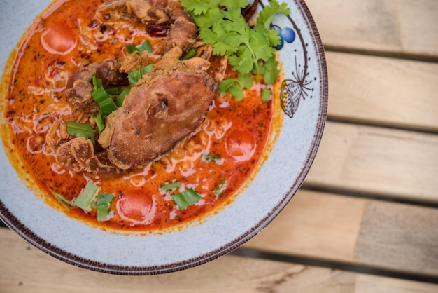 délicieux ramen au crabe rouge