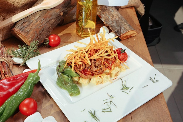 Délicieux repas de viande sur la table