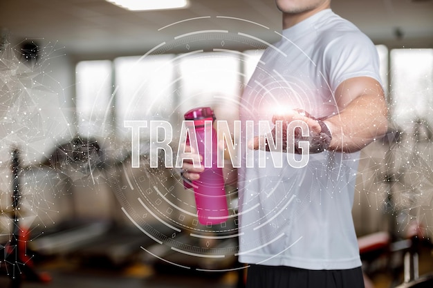 Photo démarrer le concept de formation l'homme de remise en forme clique sur le mot formation