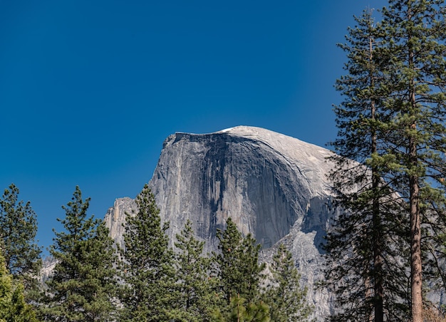 Demi-dôme dans le parc national de Yosemite