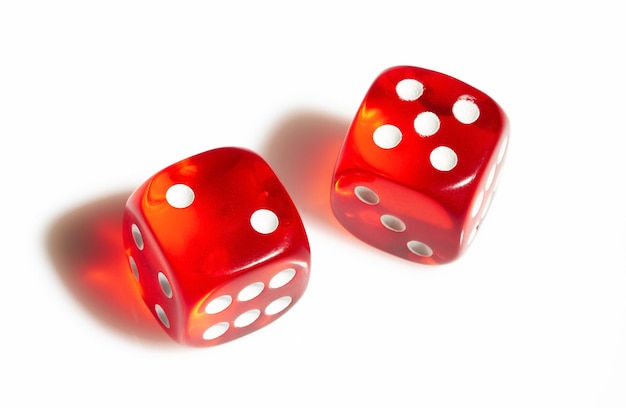 Dés rouges et blancs