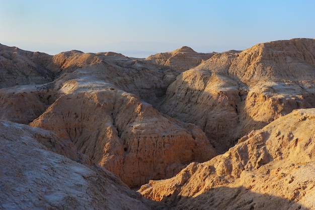 Désert d'Arava aux premiers rayons du soleil