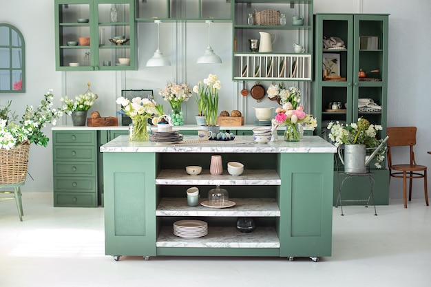 Design d'intérieur de cuisine à la menthe avec décoration