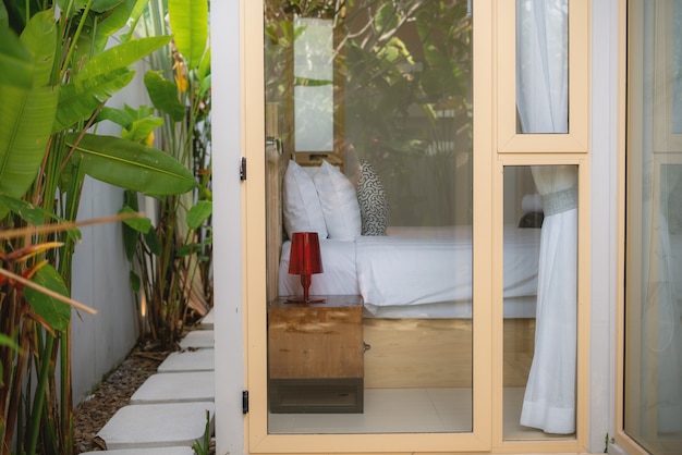 Photo le design d'intérieur dans la chambre peut regarder à travers le miroir