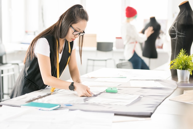 Designers créatifs travaillant dans Atelier Studio