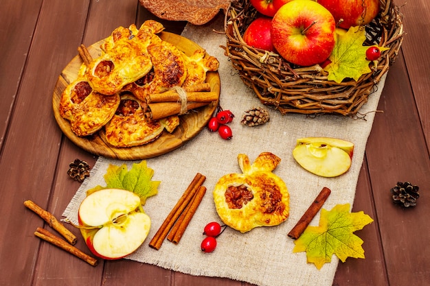 Dessert aux pommes délicieux fait maison