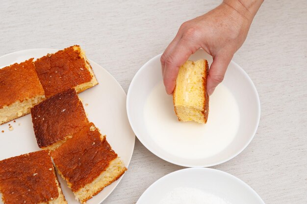 Dessert brésilien traditionnel connu sous le nom de Bolo Gelado