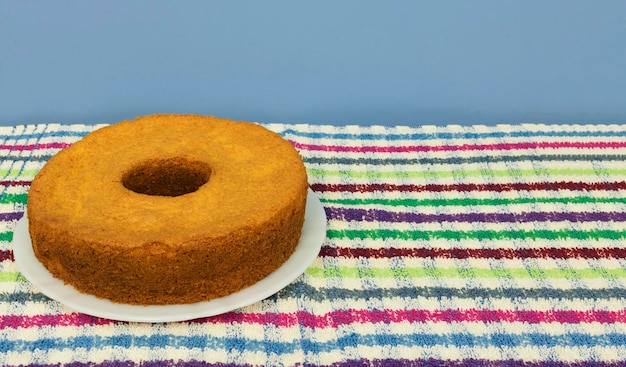 Dessert brésilien traditionnel de gâteau aux carottes au chocolat Image brésilienne du concept de culture de fête de Junina