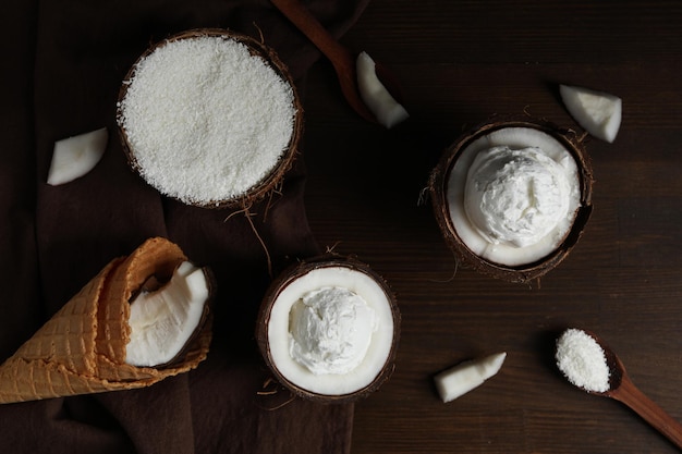 Dessert d'été glace à la crème glacée à la noix de coco